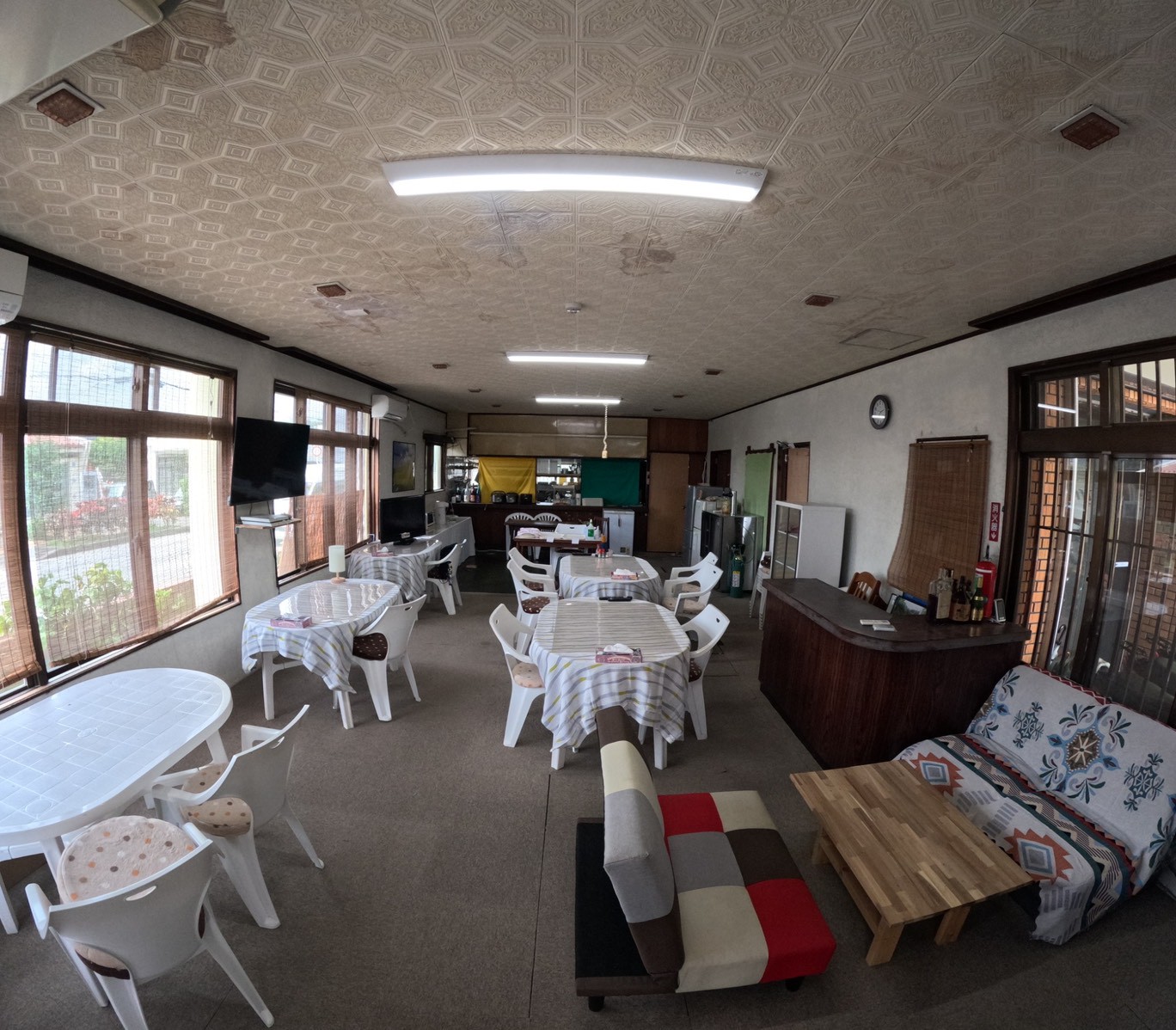 う島や亭の店内