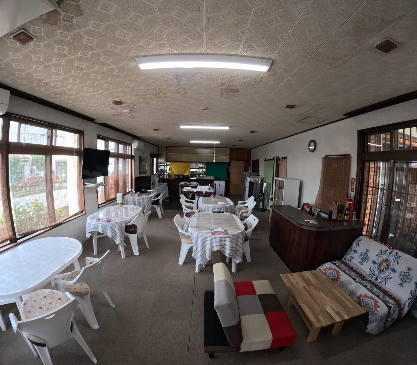 う島や亭の店内